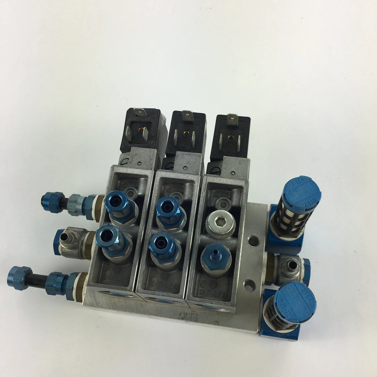 Bank of 3 Festo PRS-1/8 3B Solenoid Valves, 2-Pos 3-Port 120psi MO13