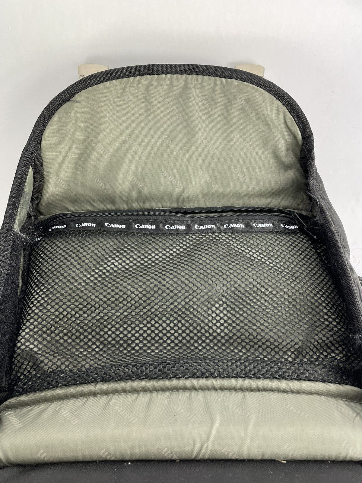 Canon 200DG Deluxe Gadget Bag Black DSLR Travel Equipment Bag