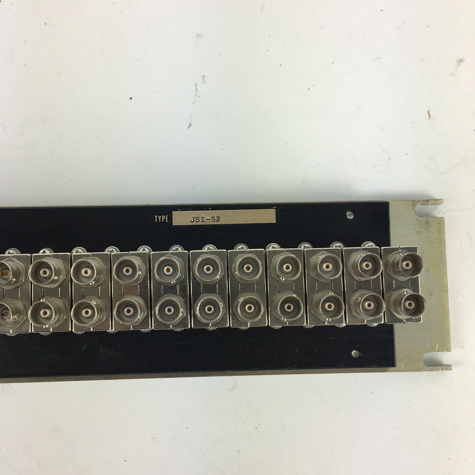 Trompeter Electronics Inc JSI-52 Insulated 52 Position Panel Wide Spacing