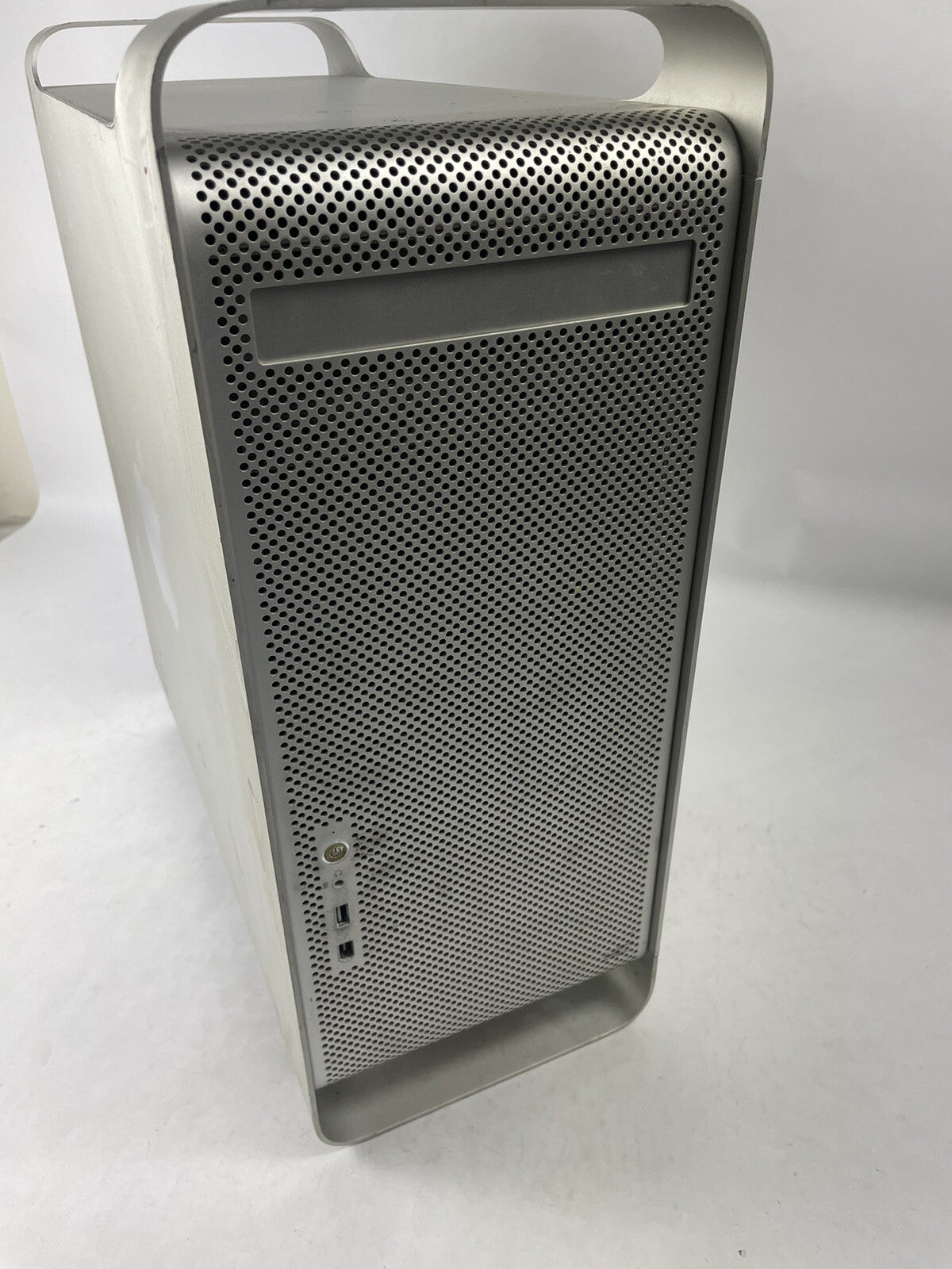 Apple PowerMac G5 - A1047- Tower G5 2GHz NO RAM NO HDD Powers On Doesn't Boot