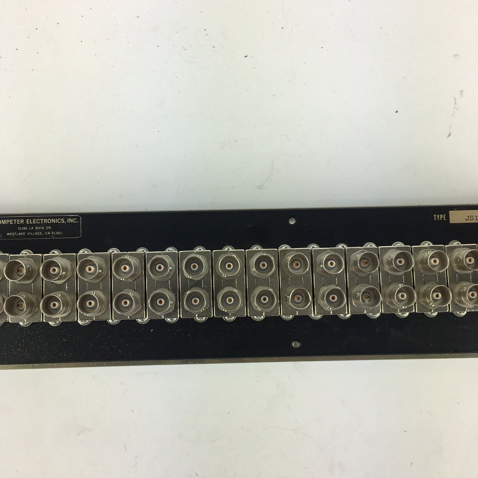 Trompeter Electronics Inc JSI-52 Insulated 52 Position Panel Wide Spacing