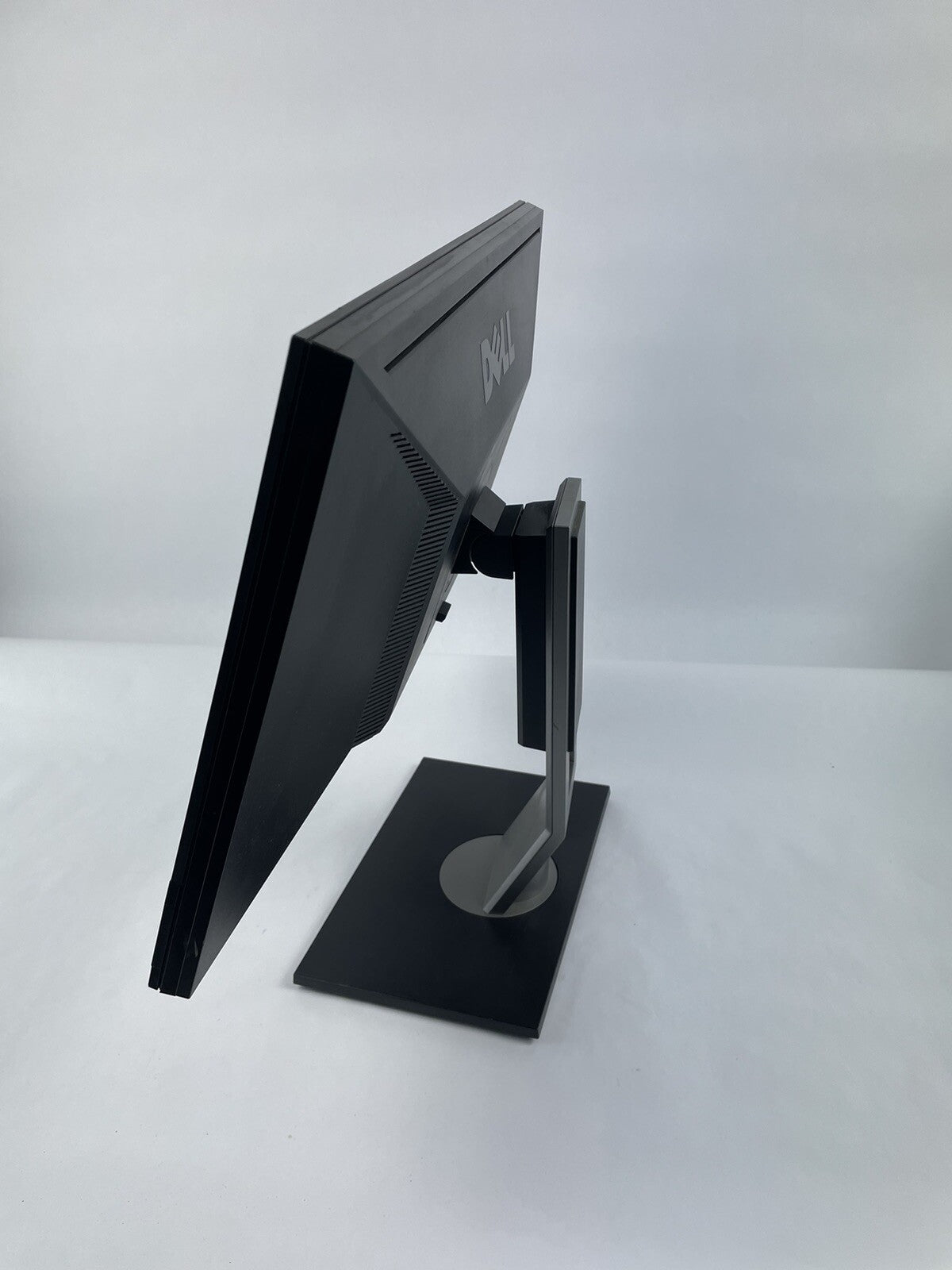 Dell P2411Hb 24" Widescreen IPS LED HD Monitor w/ Stand (Grade A)