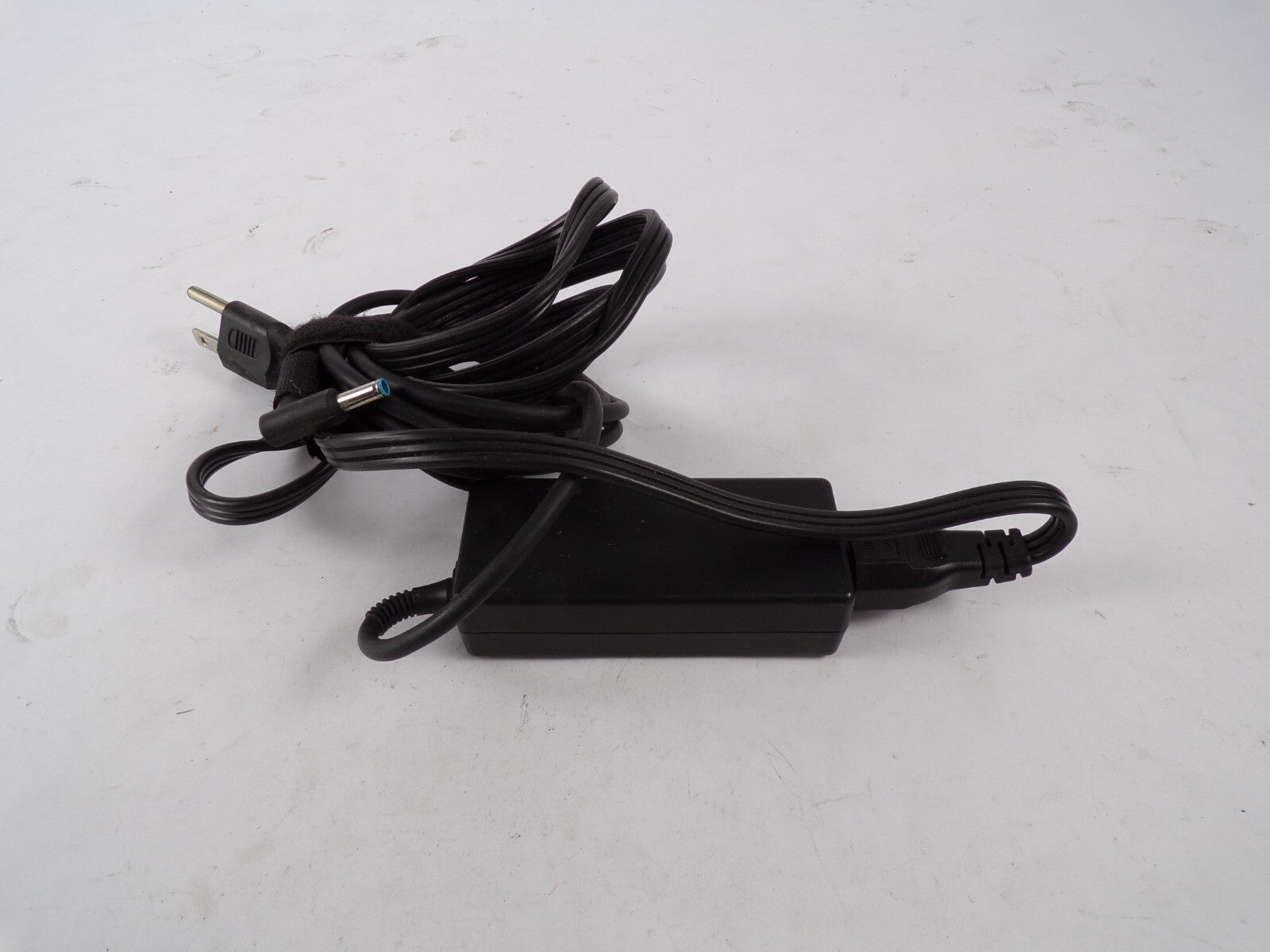 Geniue AC Adapter HB1NN-CA0C Output 5 V 2.31 A Power Supply Adapter A85
