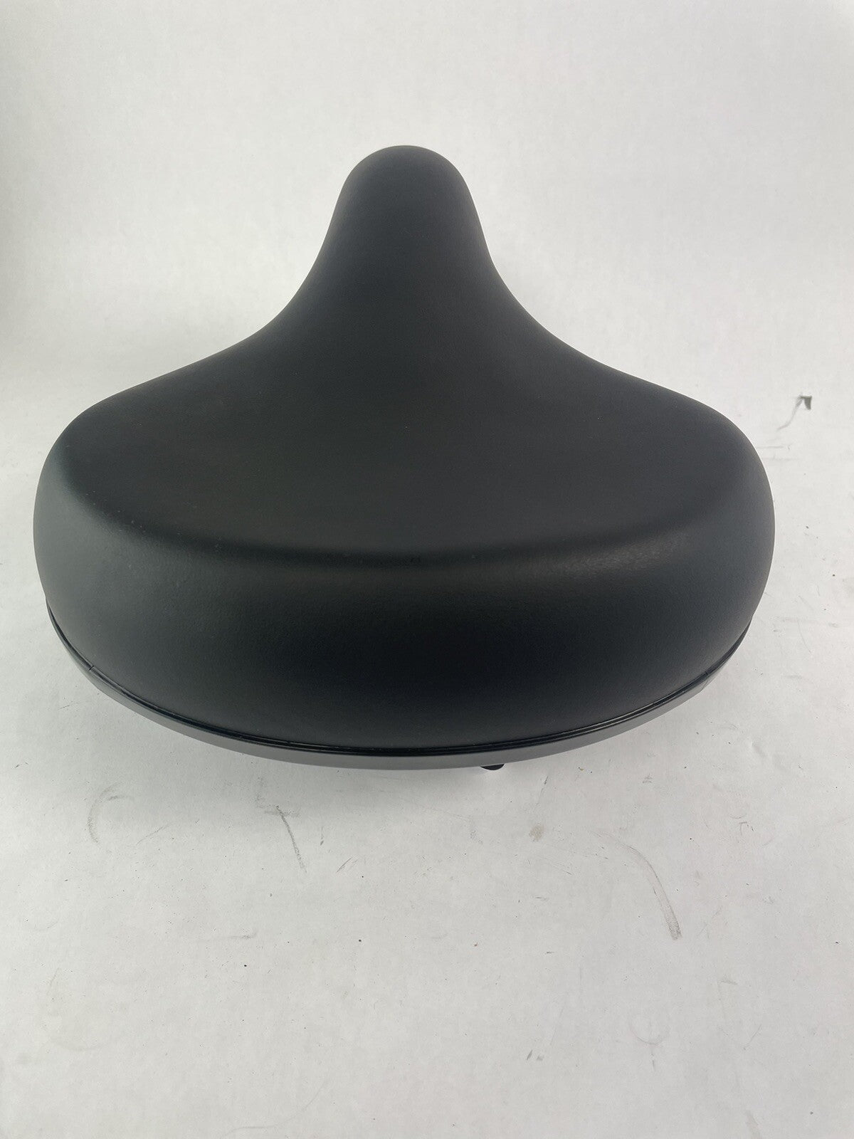 Selle Royal Relaxed Holland Type black bicycle saddle for city cruiser and commuter bikes