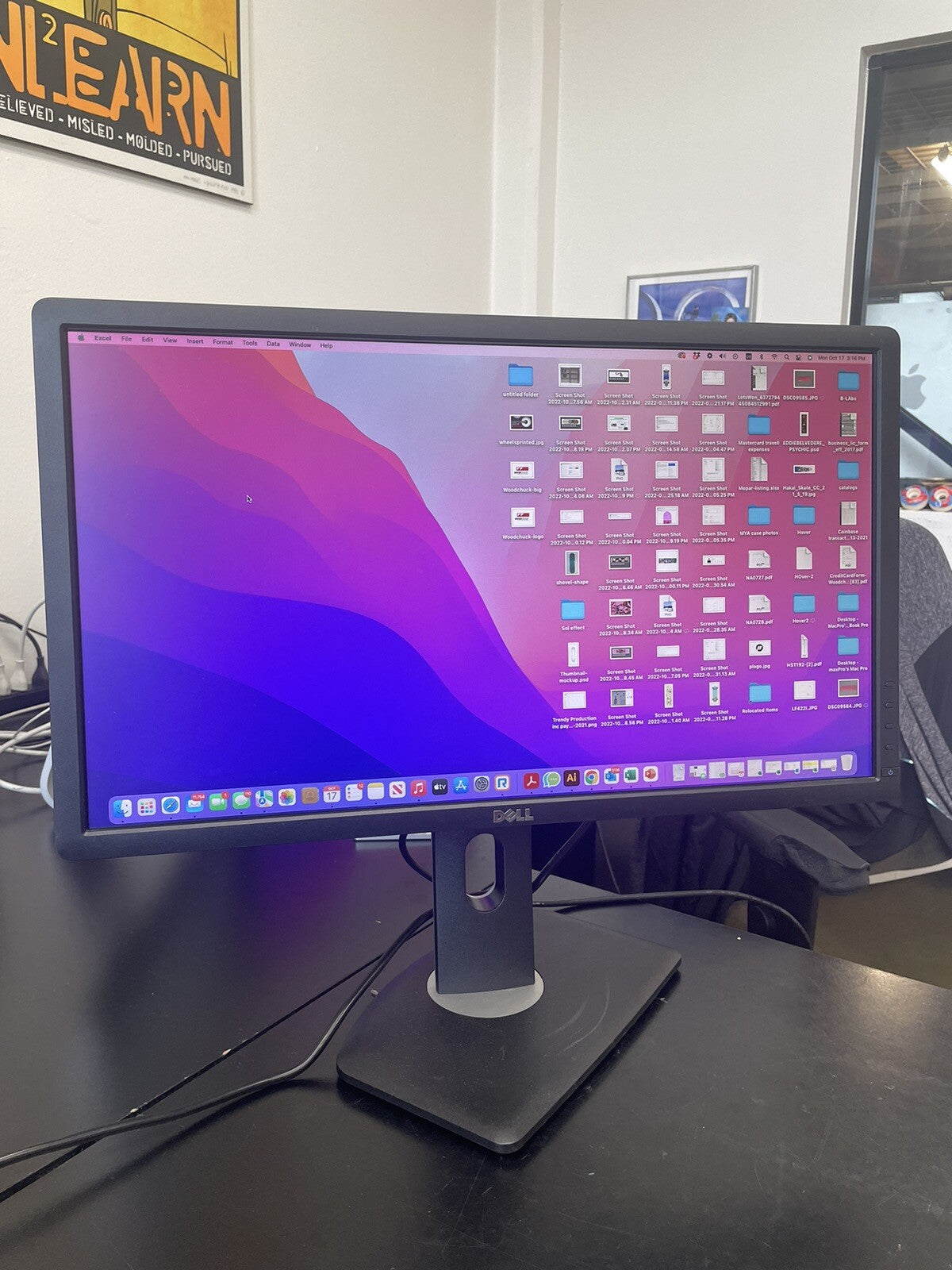 Dell P2412H 24" LCD LED Monitor 1920x1080 - DVI, VGA ports w/cables