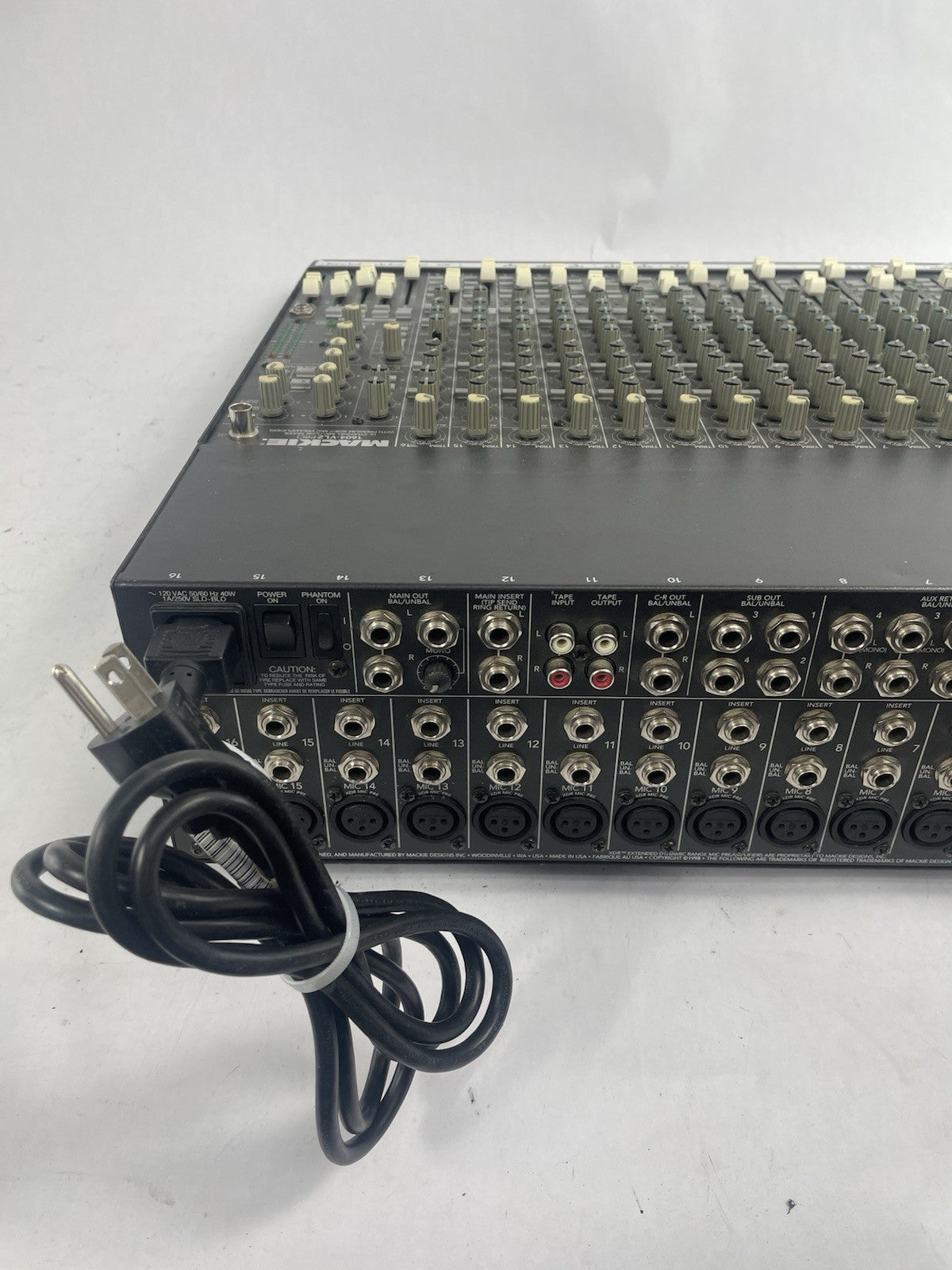 Mackie 1604-VLZ PRO 16 Channel Mic Line Mixer