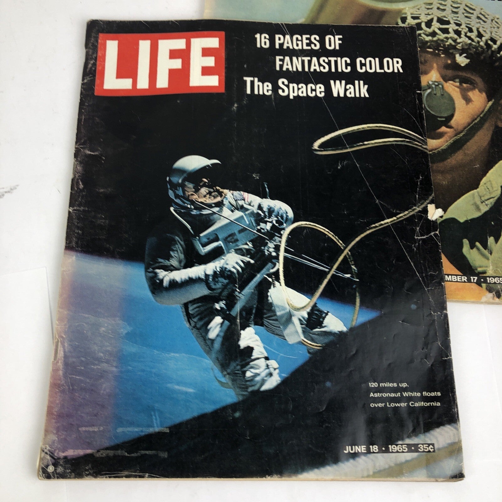 LIFE MAGAZINE JUNE 18 1965 SPACEWALK + September 17 1965 " Shock of a New Year "