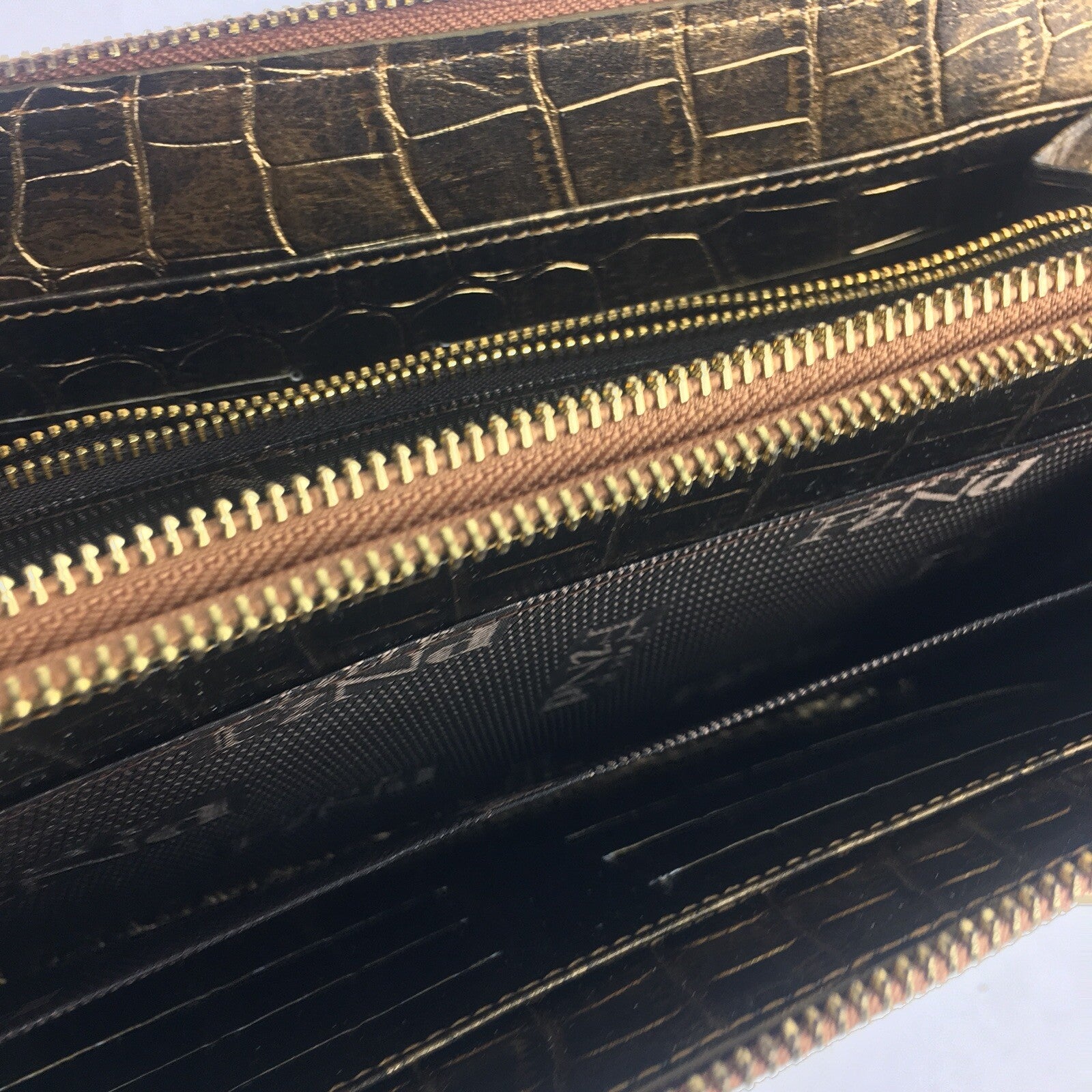 The Find - Faux Gold Leather Hand Purse