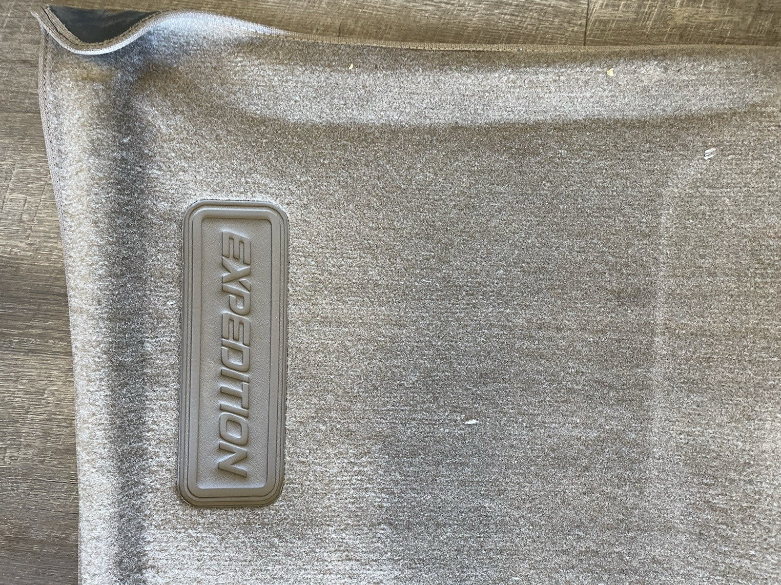 Ford Expedition cargo liner parchment NOS 2000-2002