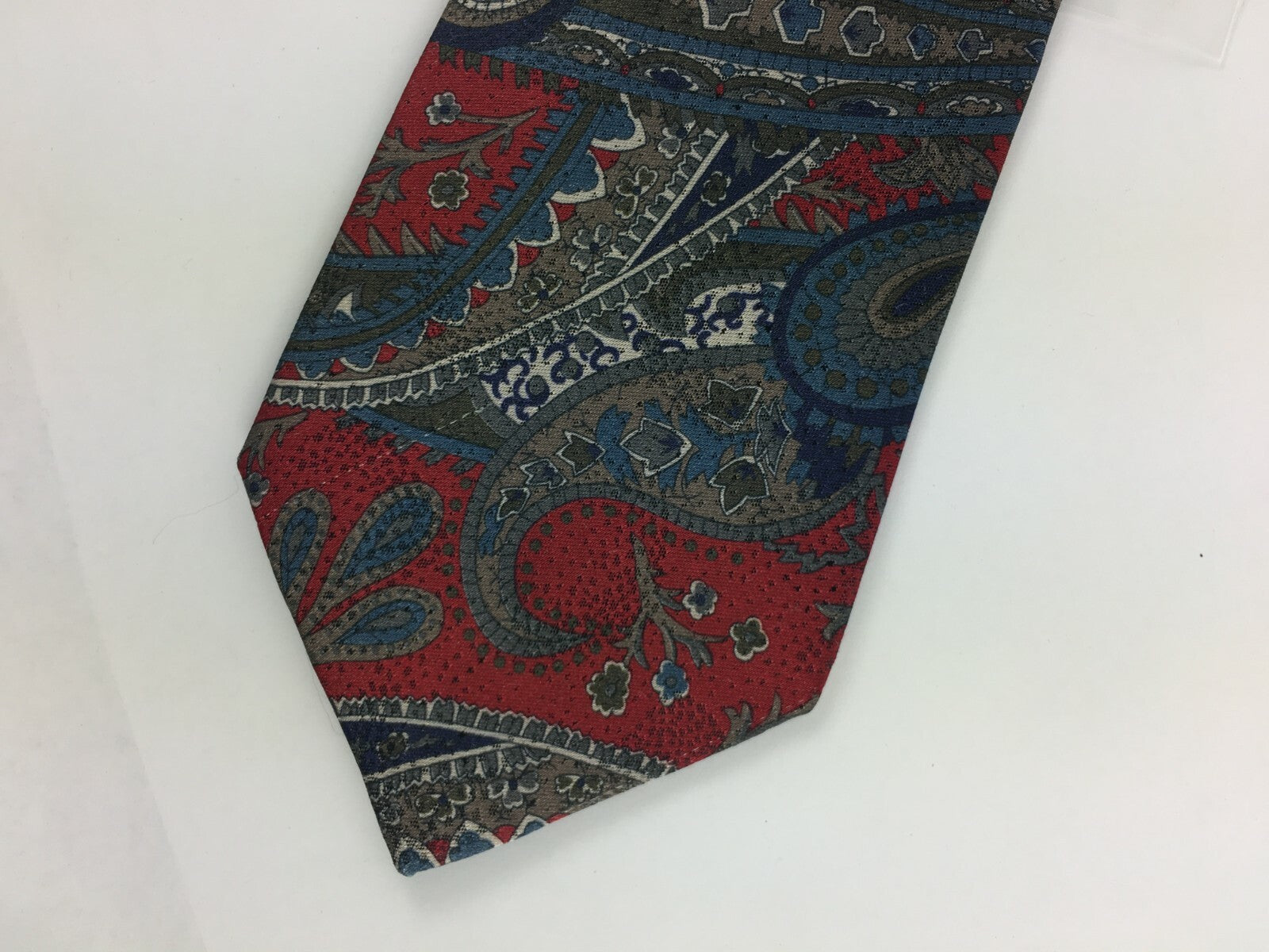 Genuine AndreValetino 100%Silk Handmade Stylish Formal/Casual Tie Multi Coloured