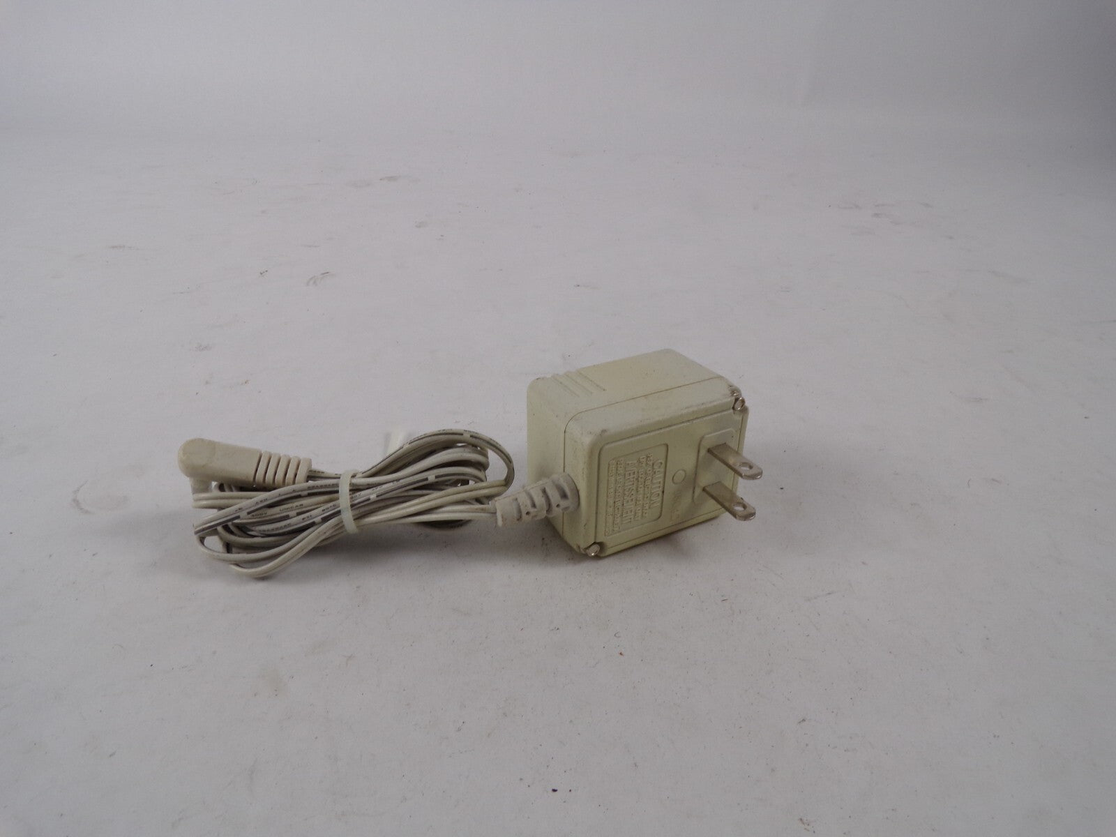 Geniue Atlinks USA 5-2434 Output 9 V 400mA Power Supply Adapter A85