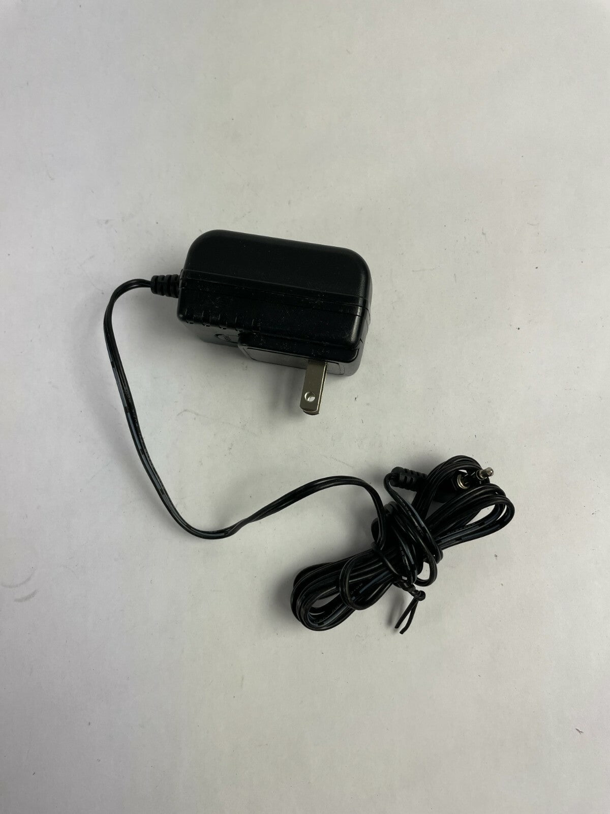 Genuine AC Adapter FJ-SW12600901100DN Output 9 V 1.1 A Power Supply Adapter A62
