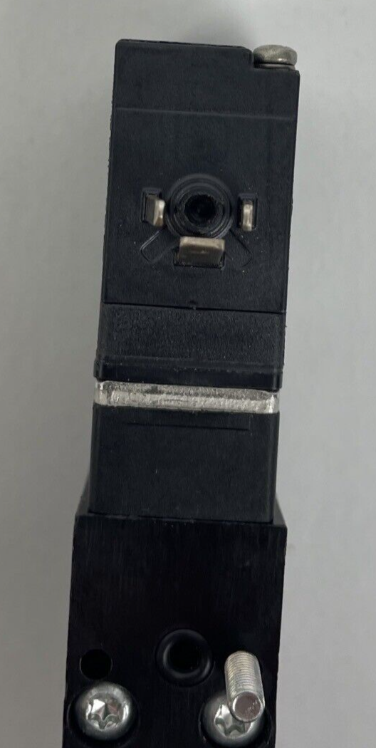 NEW Old-Stock ; Burkert 00457737 Solenoid Valve PMAX100PSI DC 2W - GERMANY