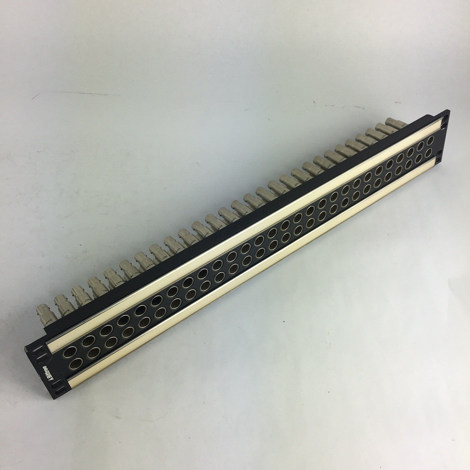 Bittree MINI-TRIAX BULKHEAD PATCHBAY KIT, 2X28 B52H-2WTHD 1.5RU