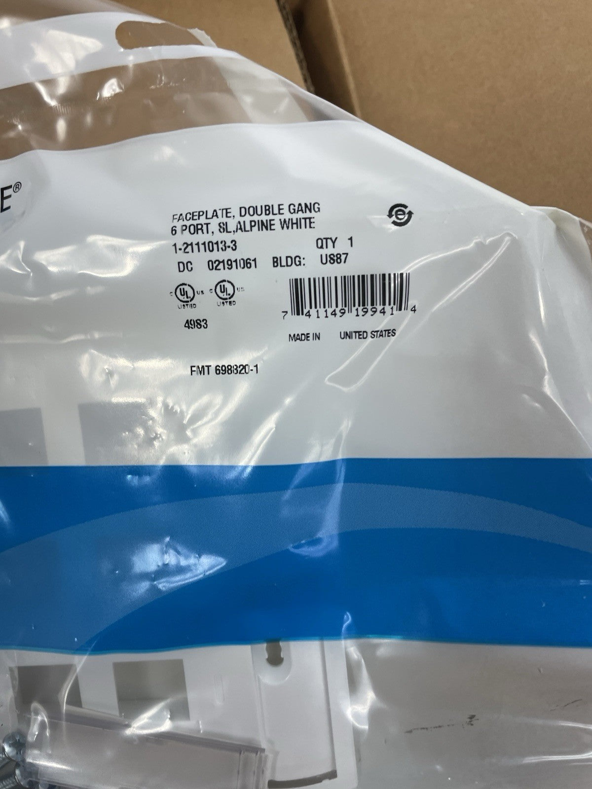 LOT OF 40 COMMSCOPE Faceplate Kit 2-gang 6 port white 1-2111013-3
