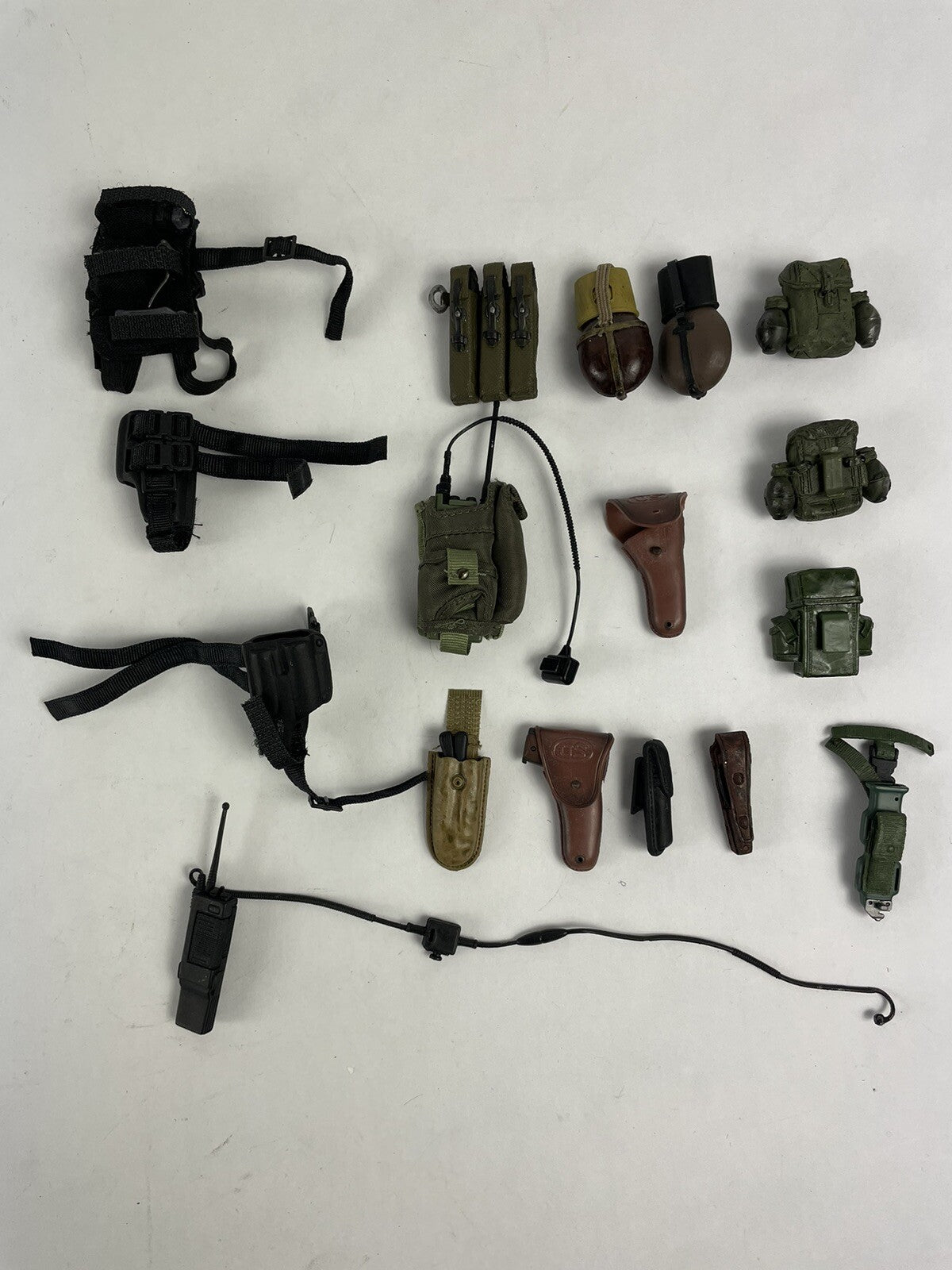 LOT OF 16 VTG 90s GI Joe gun knife holster canteen For 1/6 Scale 12" Figures