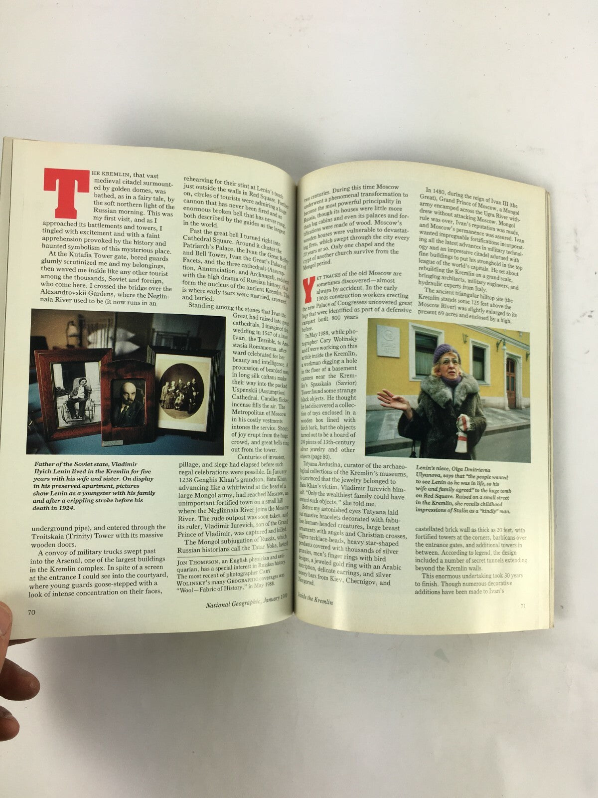 January 1990 National Geographic Magazine Alaskas Big Spill Inside The Kremlin