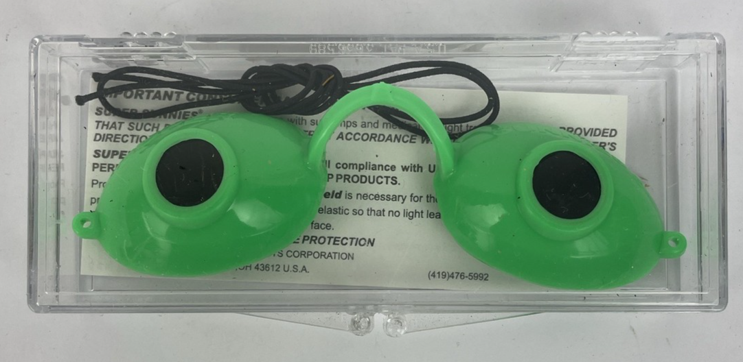 Super Sunnies UV Eye Protection Goggles for Tanning Red Light Therapy Green