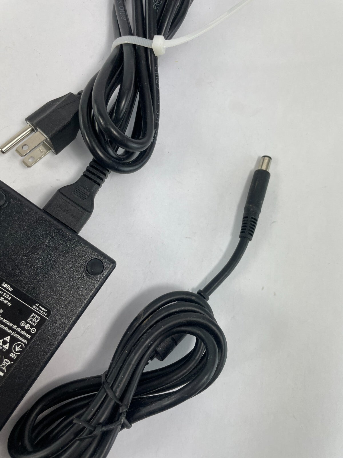Geniune Dell DA180PM111 Output 19.5 V 2.34 A Power Supply Adapter B01
