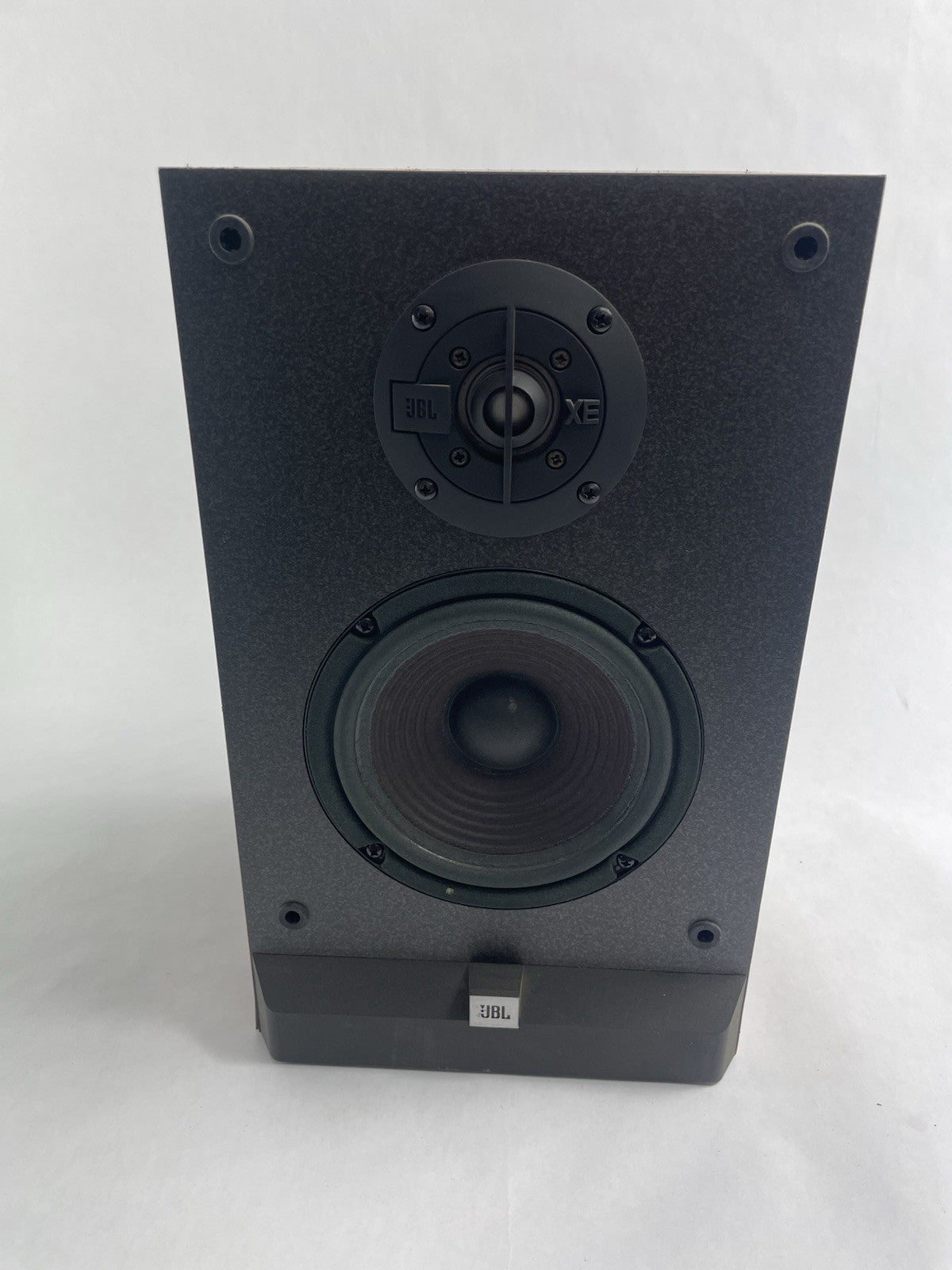 1 x JBL P20 bookshelf speaker wood grain black front sounds great