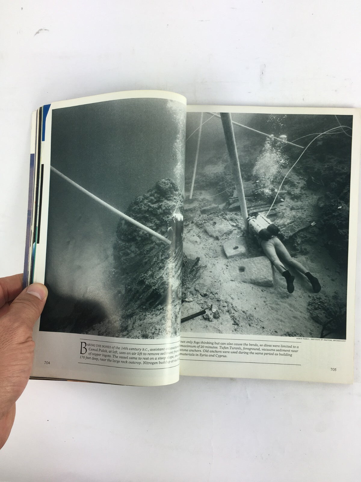 December 1987 National Geographic Magazine Oldest Known Shipwreck Red Crabs