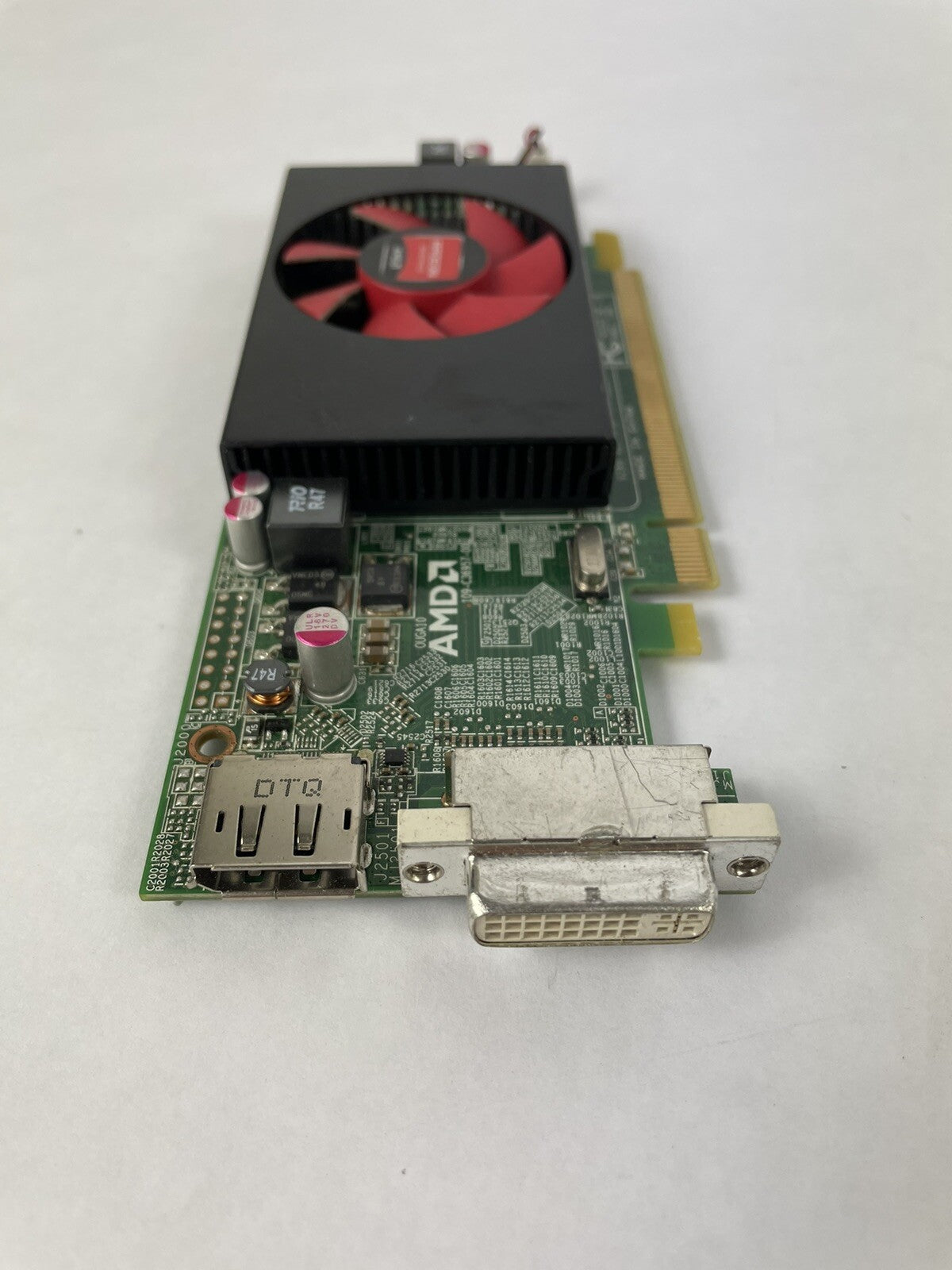 AMD RADEON HD8490 1GB DDR3 LOW PROFILE GRAPHICS CARD C369 716521 DVI PCIe G