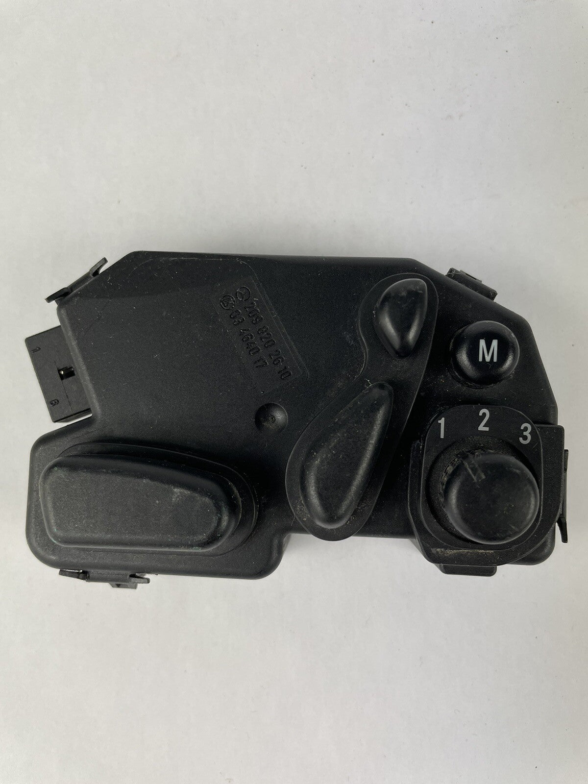 03-09 Mercedes W209 CLK350 CLK550 Front Right Passenger Seat Control Switch OEM