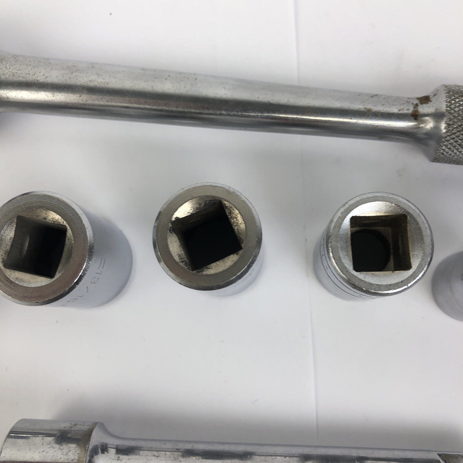 S-K TOOLS 1/2" DRIVE RATCHET - SOCKET WRENCH SK 42470 w 6 Sockets and Extension