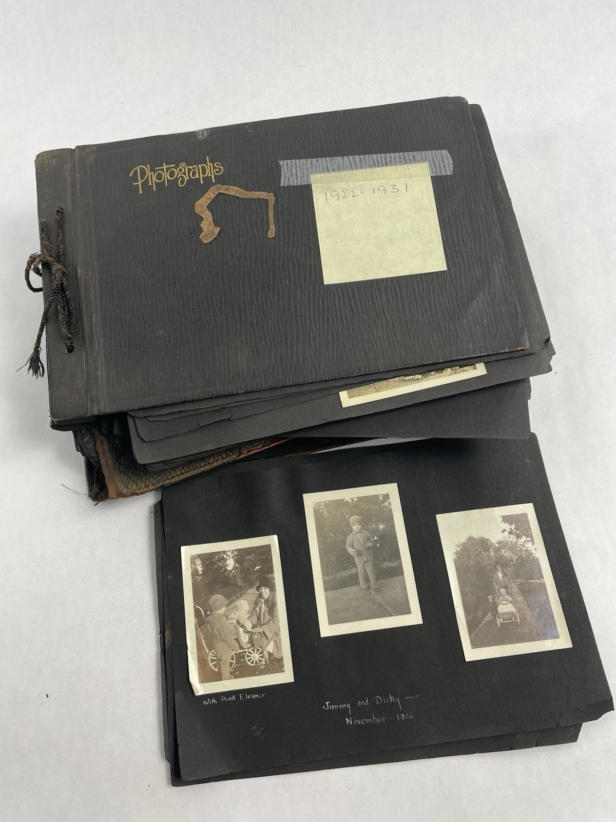 100+REAL PHOTOGRAPH LOT EARLY 1920'S-40'S FAMILY BABIES PEOPLE OUTDOORS HOUSES
