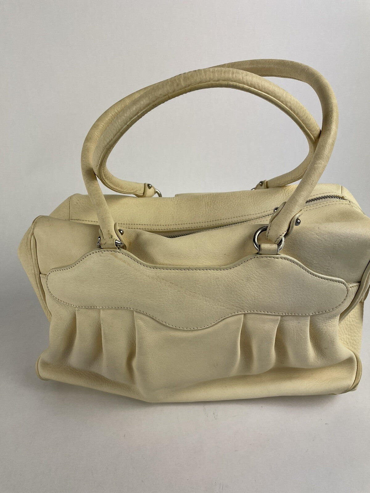 Authentic Salvatore Ferragamo DY-21 6880 Gancini Handbag leather