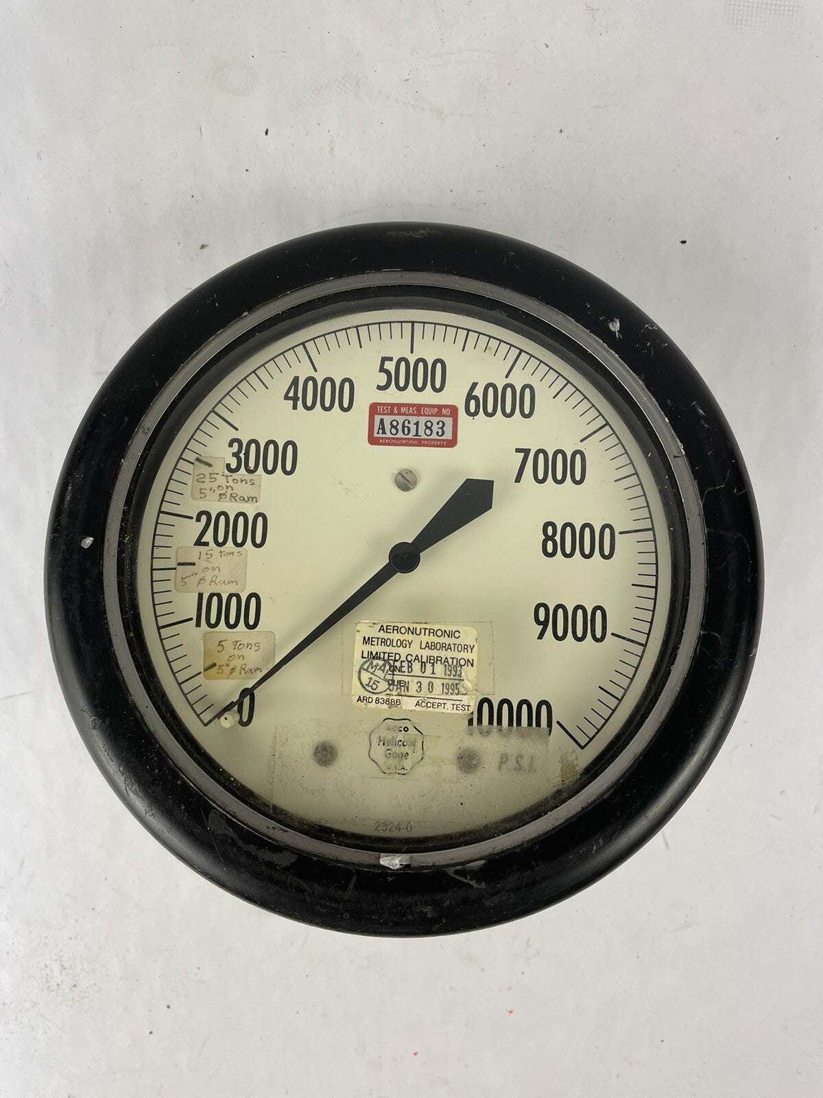 ACCO HELICOID GAGE, GAUGE, 0-6000 PSI, 2499, 7-5/8" FACE OAD, 1/2" NPT, USA