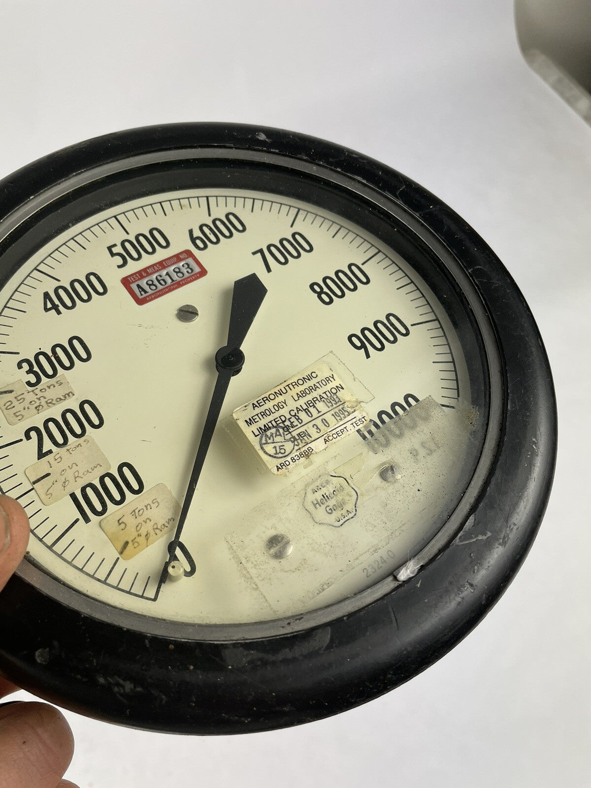 ACCO HELICOID GAGE, GAUGE, 0-6000 PSI, 2499, 7-5/8" FACE OAD, 1/2" NPT, USA