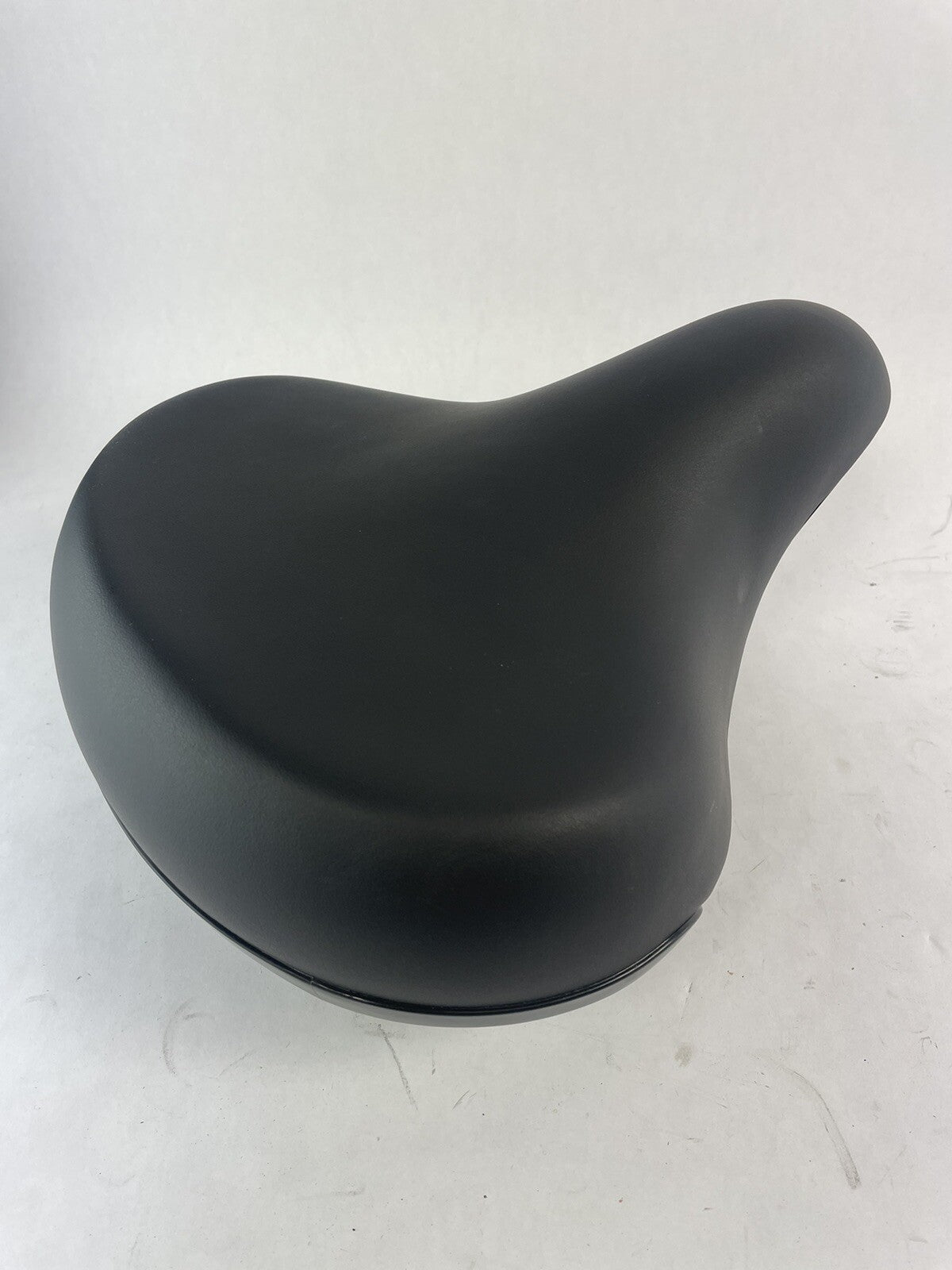 Selle Royal Relaxed Holland Type black bicycle saddle for city cruiser and commuter bikes