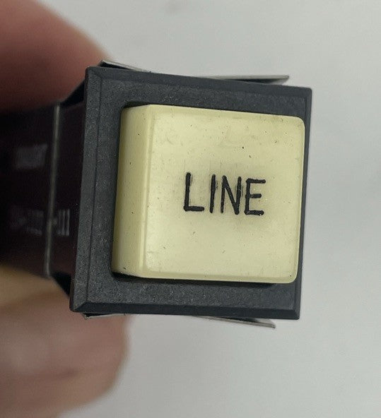 Dialight 554-112-111 SPDT pushbutton switch 5A 125V USA
