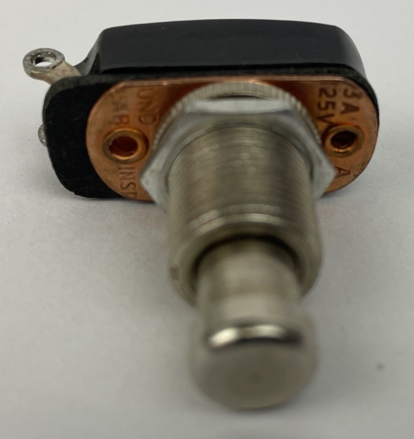 UND LAB heavy duty momentary push button switch rated 3A 125V AC for industrial and control panel applications.