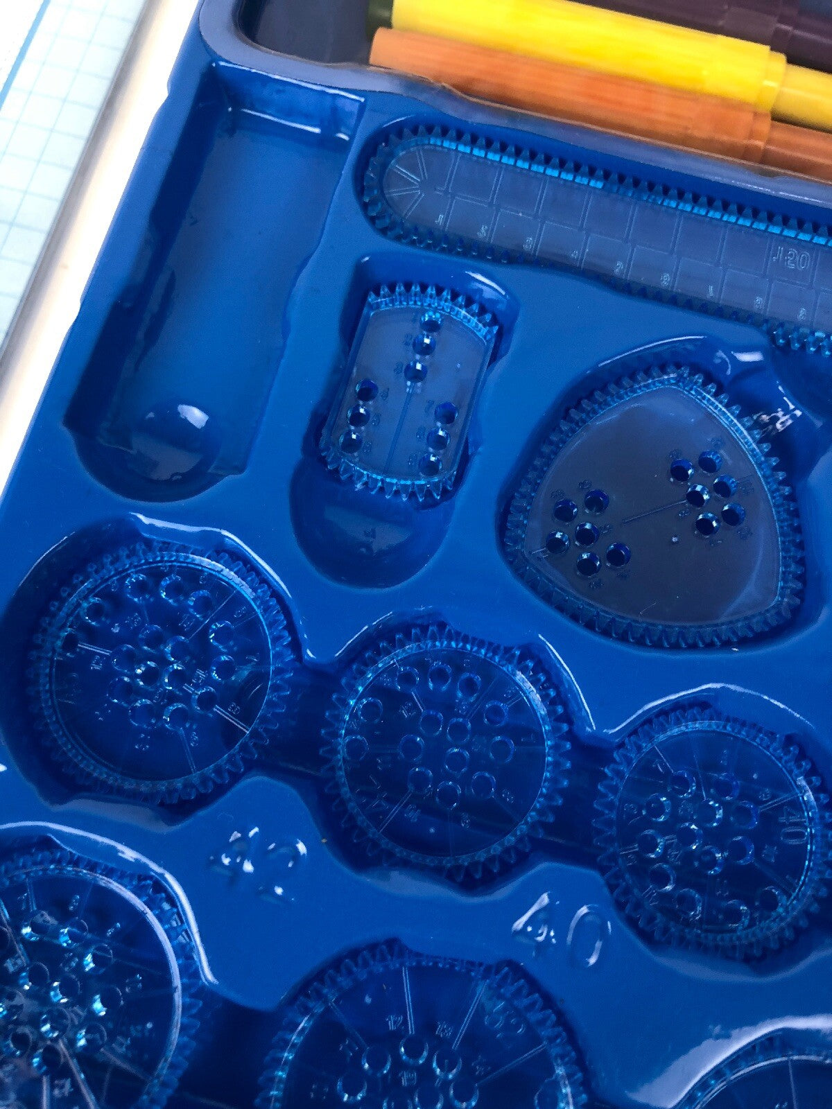 The Original Spirograph Classic Designs with 20 wheels and 8 Markers Box Set