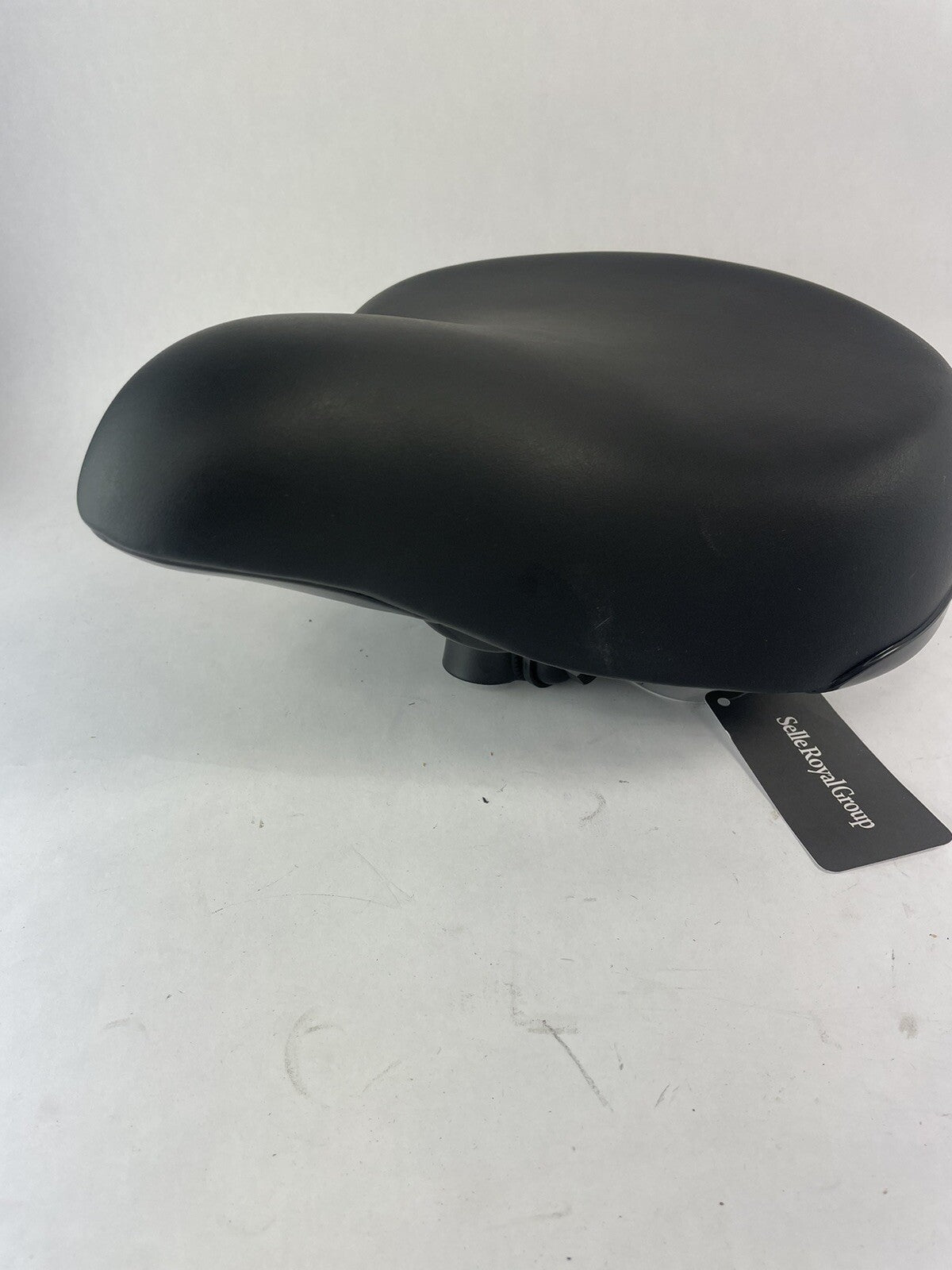 Selle Royal Relaxed Holland Type black bicycle saddle for city cruiser and commuter bikes