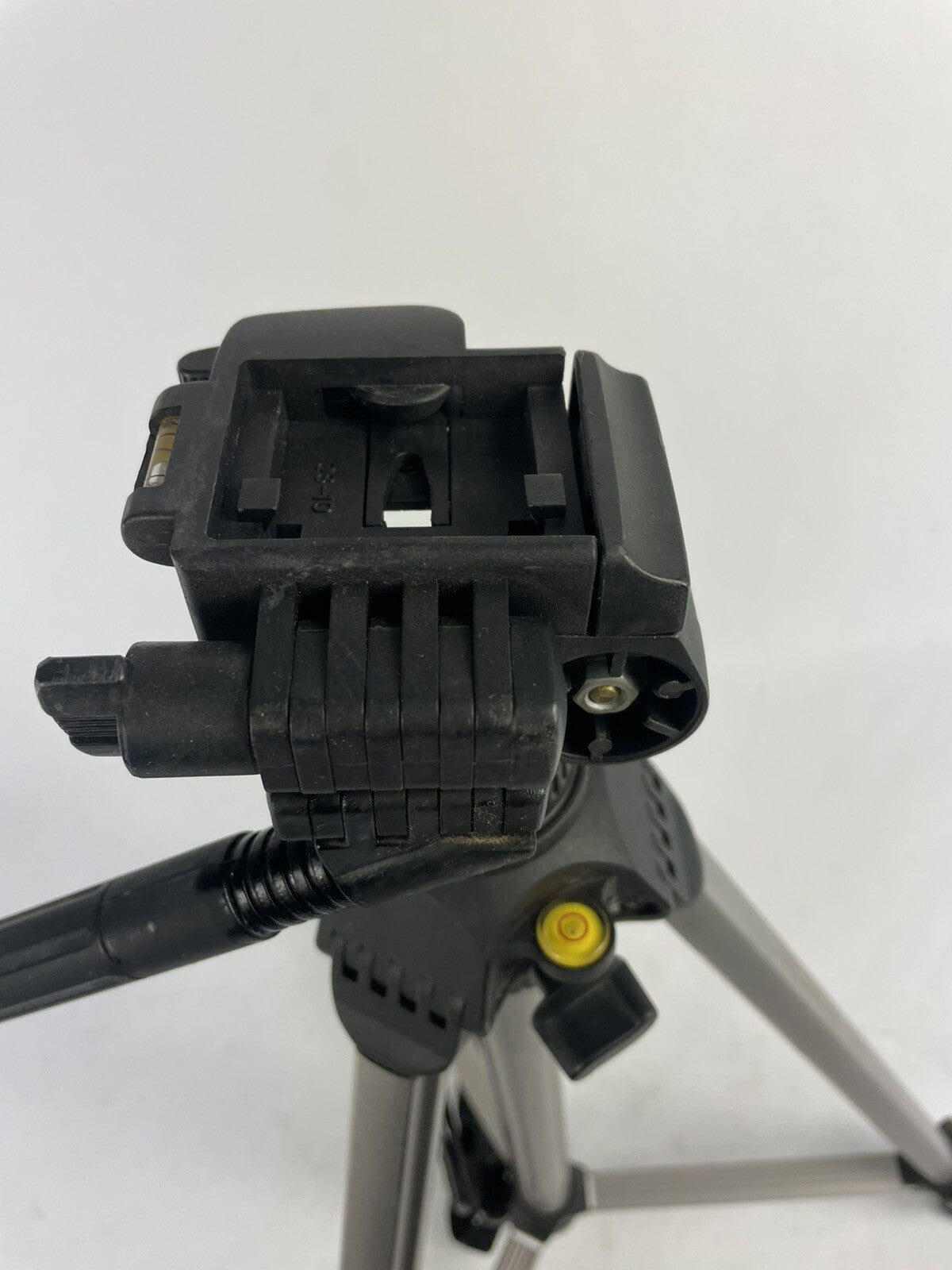 Promaster 6200 Photo/Video Tripod (PR03264) *Pre-Owned* Free Shipping