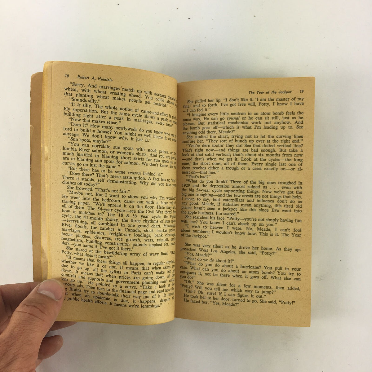 Robert A.Heinlein The Menace from Earth