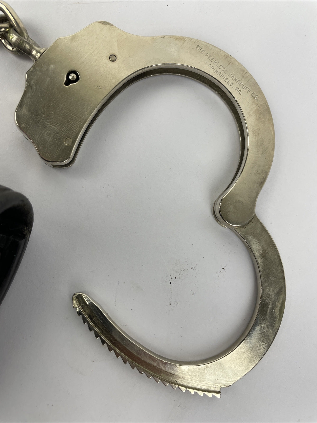 PEERLESS Handcuffs w/ Leather Safety Speed Holster Montebello CA U.S.A. NO KEY