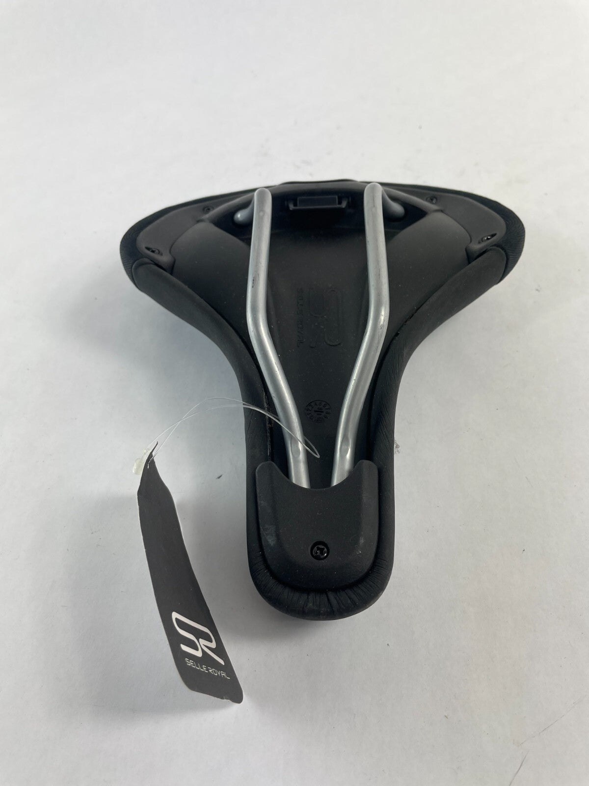 Selle Royal Vivo Relaxed black and blue ergonomic bicycle saddle for comfortable commuter and recreational cycling