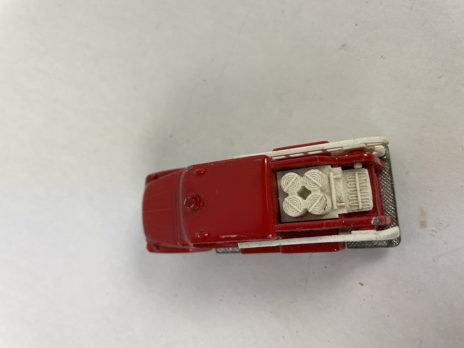 1975 Isuzu Pump Fire Engine No. 68 minicar 1/81 Tomica made in Japan TOMY