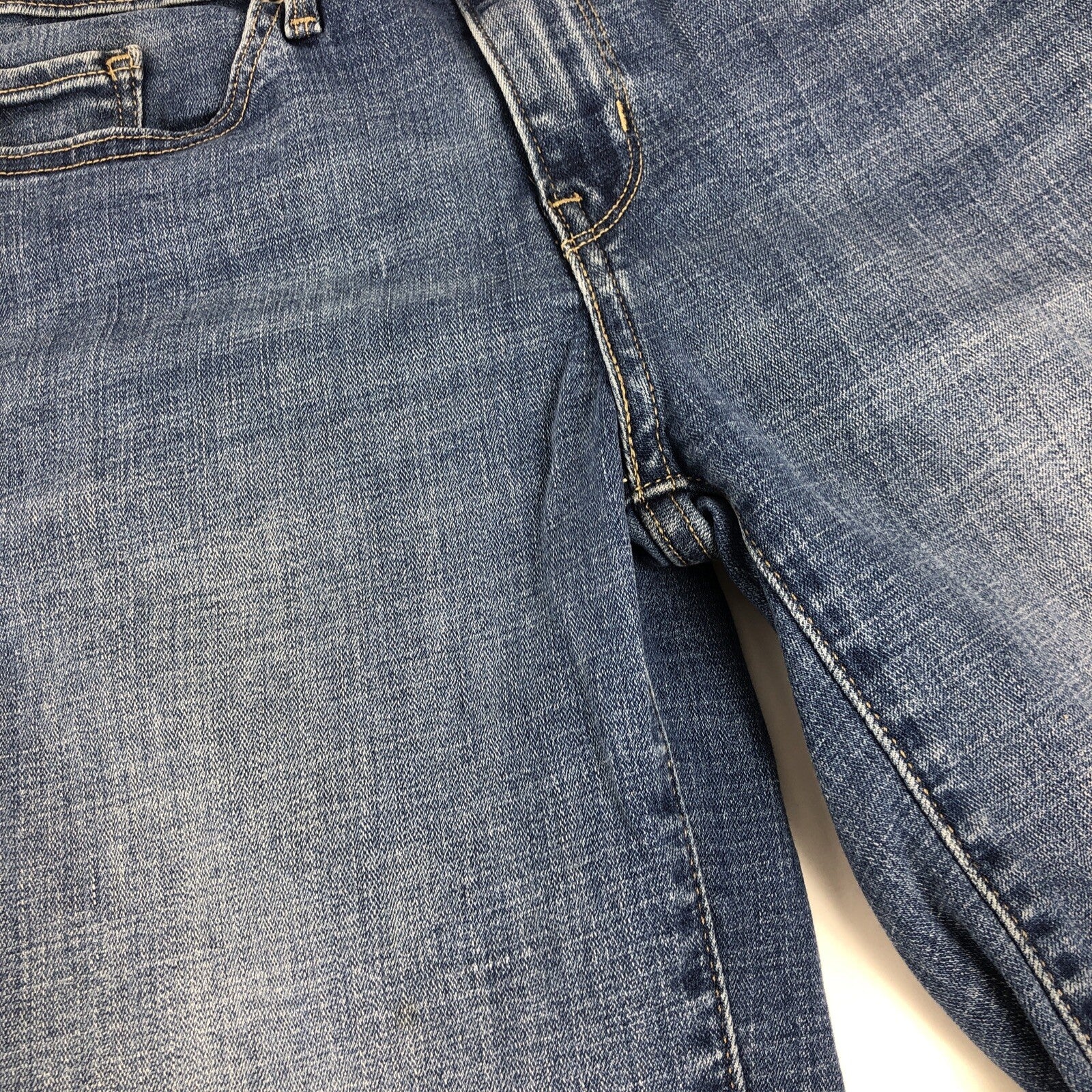 Levi’s Denim Stretch Fit Shorts Zipper Fly Levis Women's Size 27 - Daisy Dukes