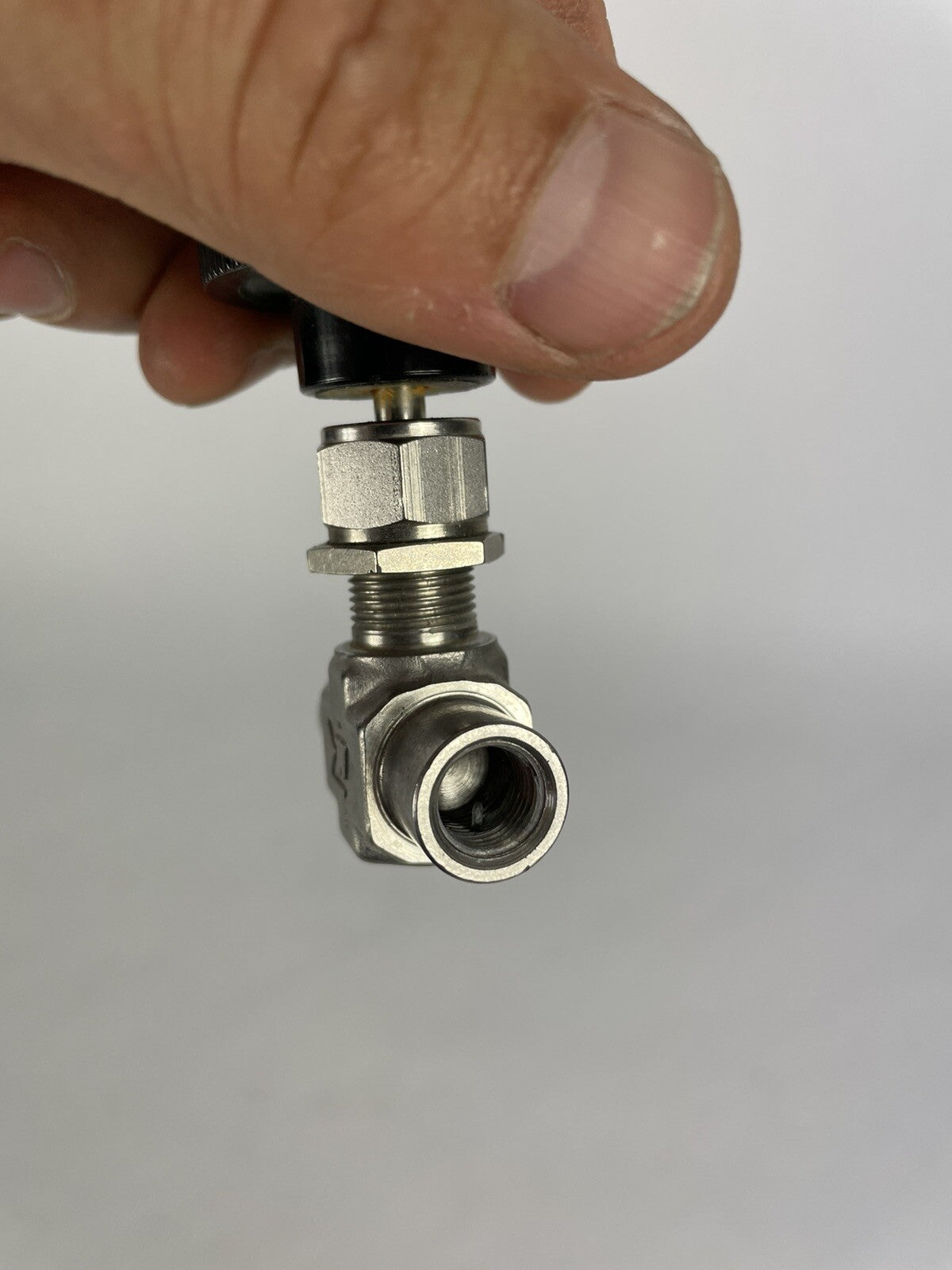 Swagelok SS-ORF2 Stainless Steel Integral Bonnet Needle Valve FNSP