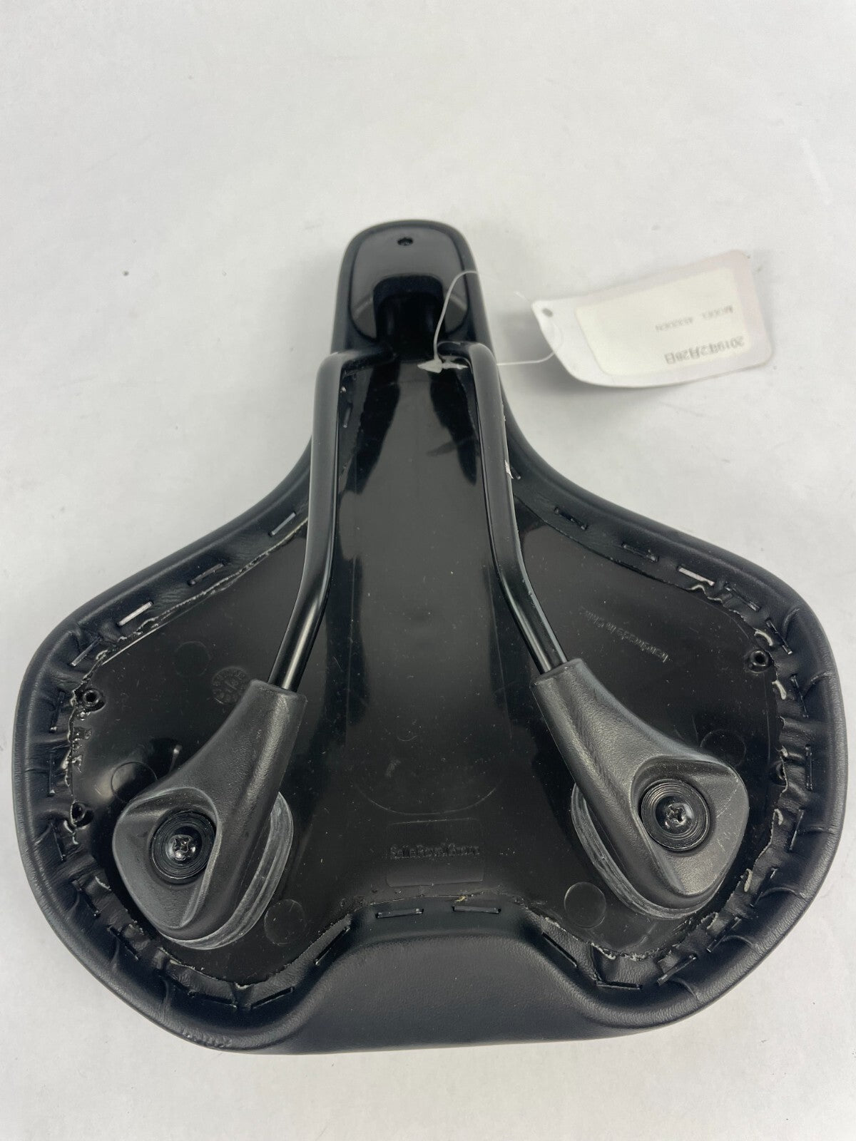 Selle Royal Lookin EVO Moderate comfortable black bicycle saddle with gel inserts for commuter and recreational cycling