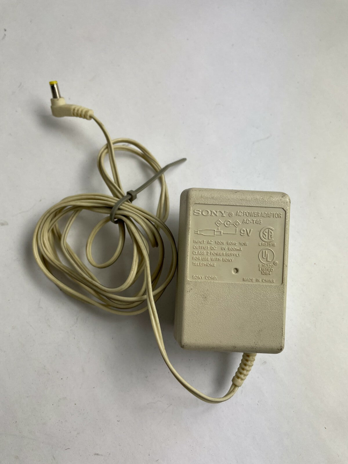 Genuine SONY AC-T4G AC Adapter Output 9 V 0.6 A Power Supply Adapter A97