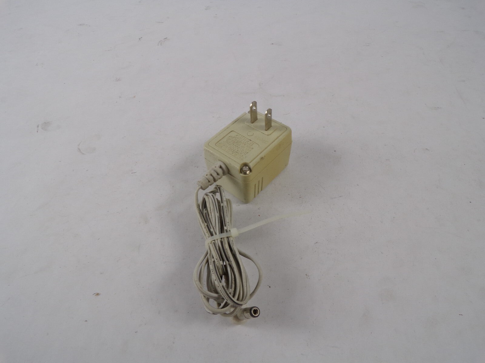 Geniue Atlinks USA 5-2434 Output 9 V 400mA Power Supply Adapter A85