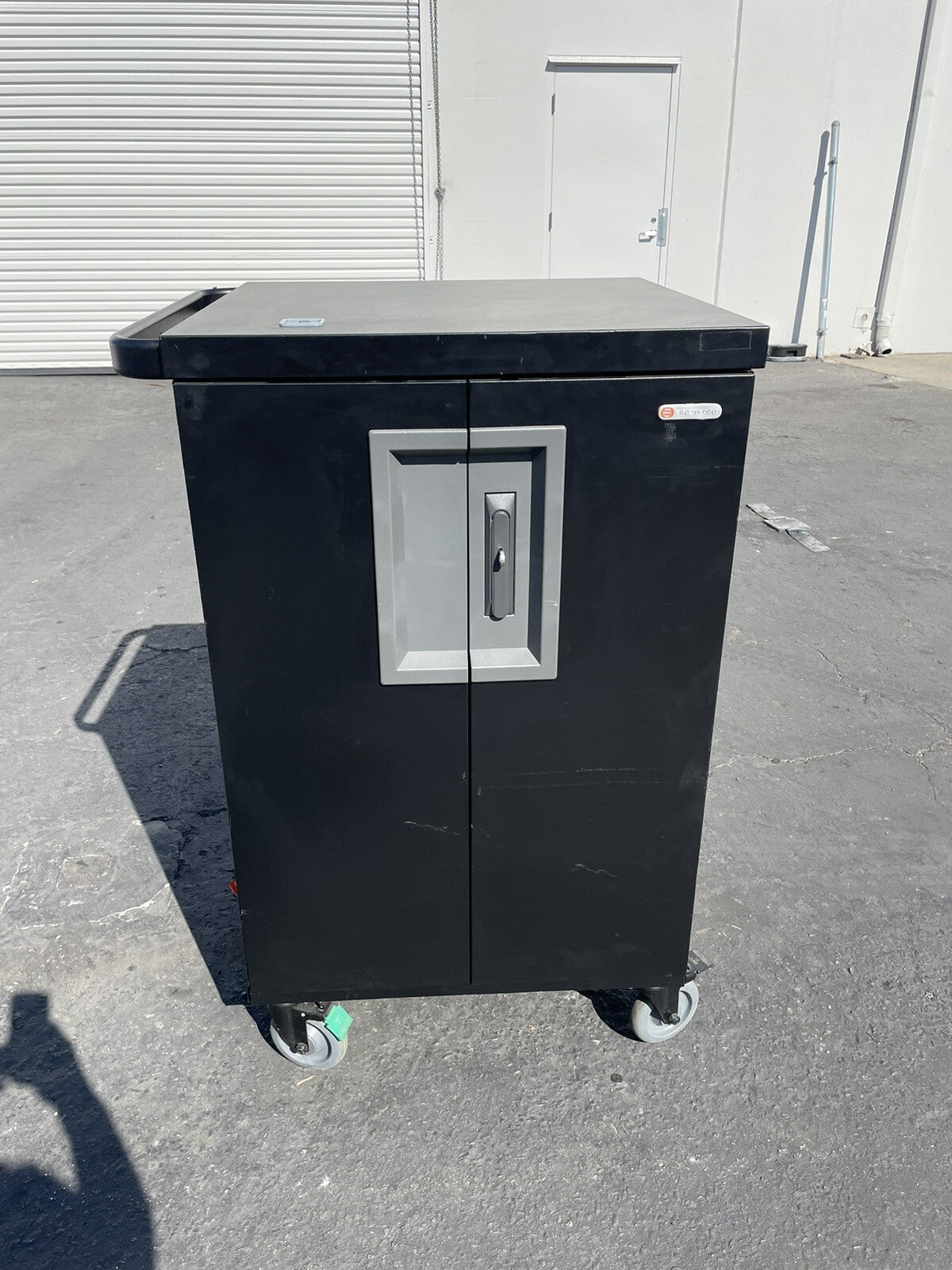 BretFord CoreX Charging Cart - cart