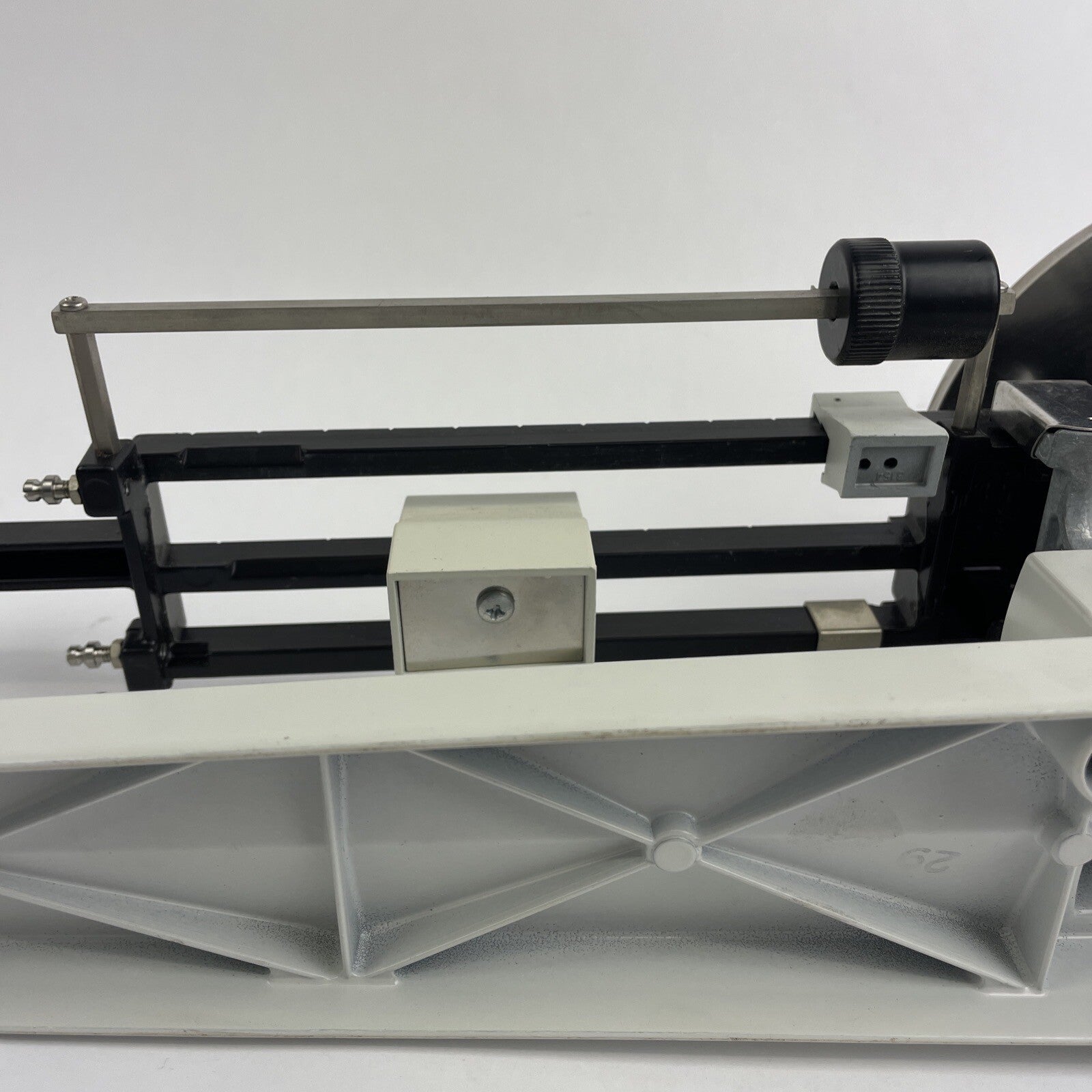 Ohaus Triple Beam Balance Scale 2610g 5lb 2oz 700/800 Series High Accuracy LOOK