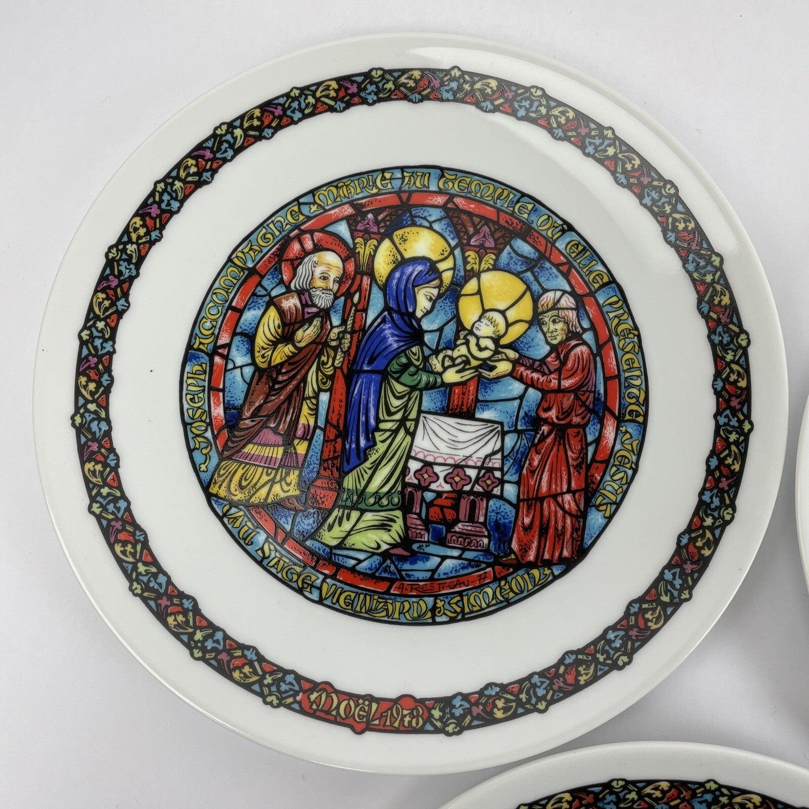 Set of 3 x Vintage D'arceau Limoges Noel Vitrail Christmas Plates Wall Hanging